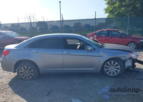 2013 Chrysler 200 Limited from USA, damaged, VIN 1C3CCBCG3DN555711